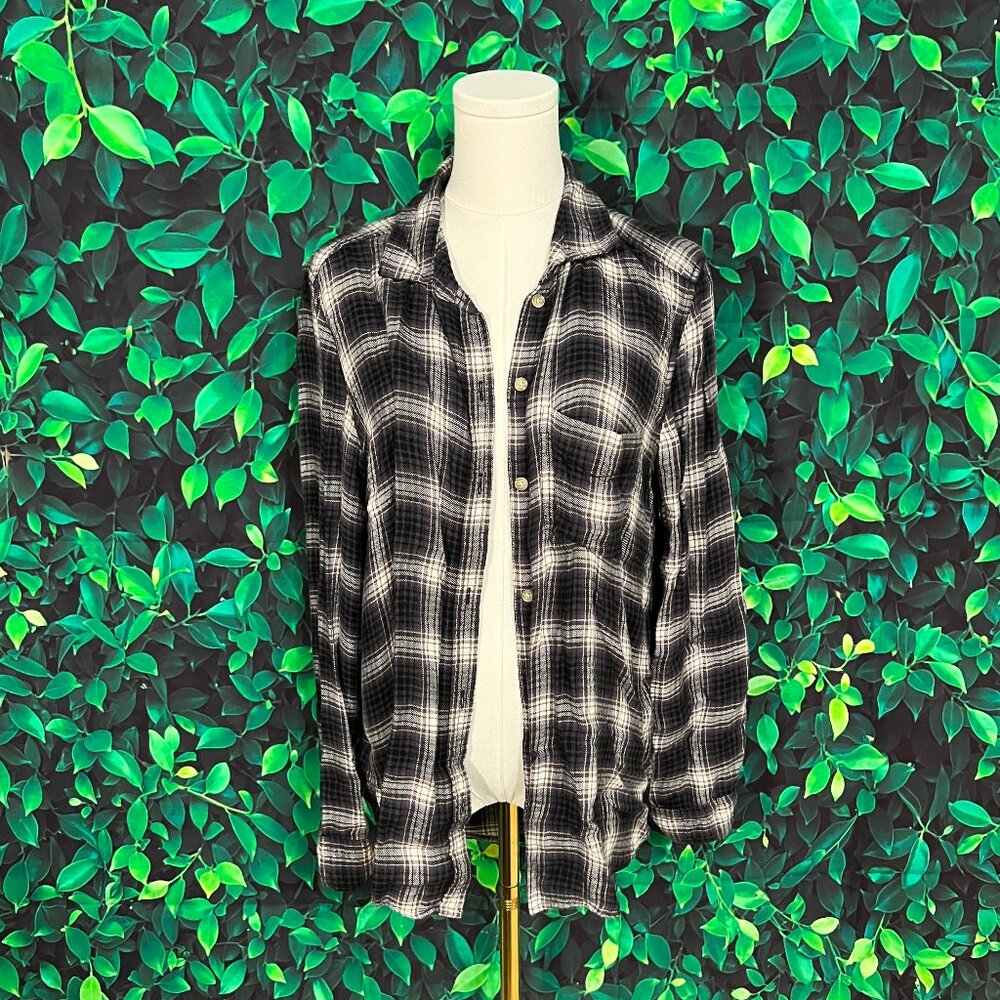 AEO Boyfriend Fit Black & White Ahh-Mazingly Soft Flannel (Large)